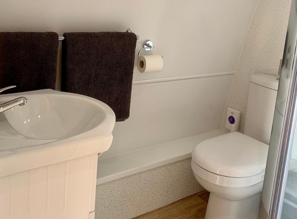Waterpump Pod For 2 Adults With Ensuite In The Suffolk Countryside Badingham Kültér fotó